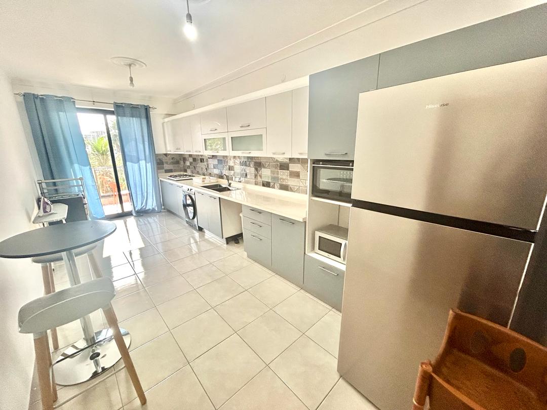 RESIDENCE MEUBLEE ZONE 4  ABIDJAN  4 PIECES AVEC PISCINE