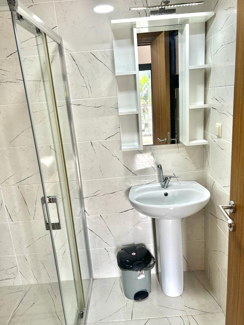 RESIDENCE MEUBLEE ZONE 4  ABIDJAN  4 PIECES AVEC PISCINE